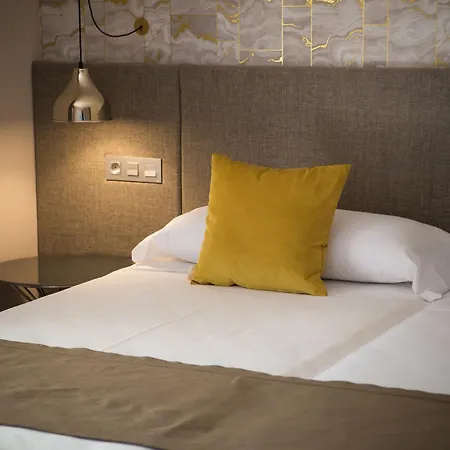 Ona Aparthotel 3*