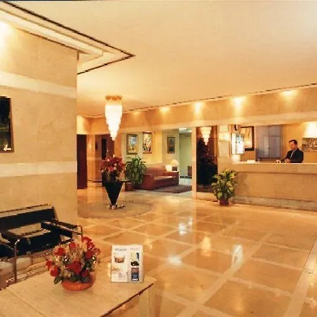 Ona Aparthotel 3*