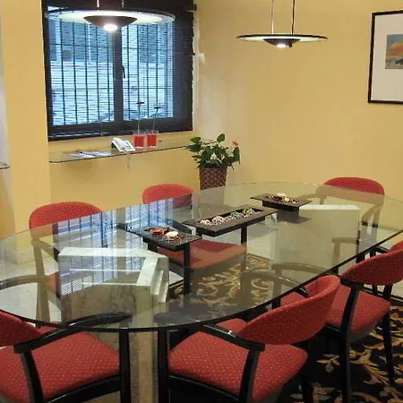 Ona Aparthotel 3*