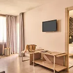 Ona Aparthotel 3*