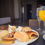 Ona Aparthotel 3*